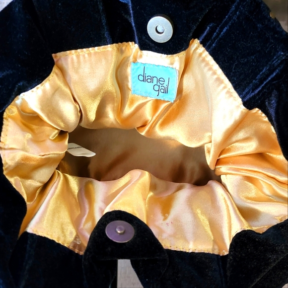 Diane Gail black studded velvet shoulder bag EUC - Picture 6 of 7